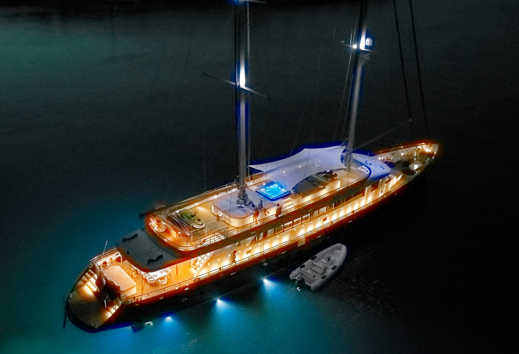 Dalmatino Yacht Charter Exterior