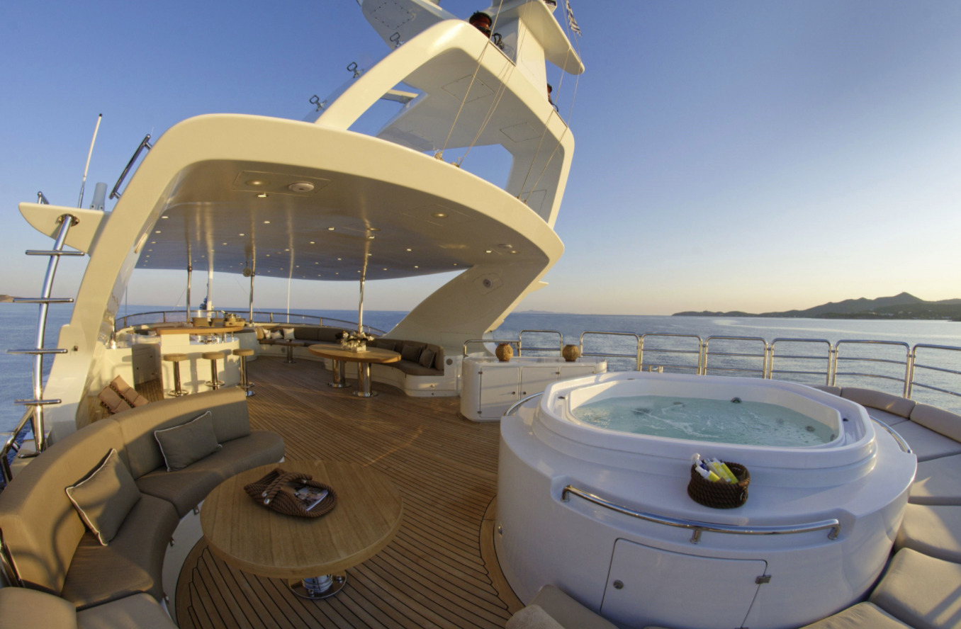 Grande Amore Yacht Charter Exterior