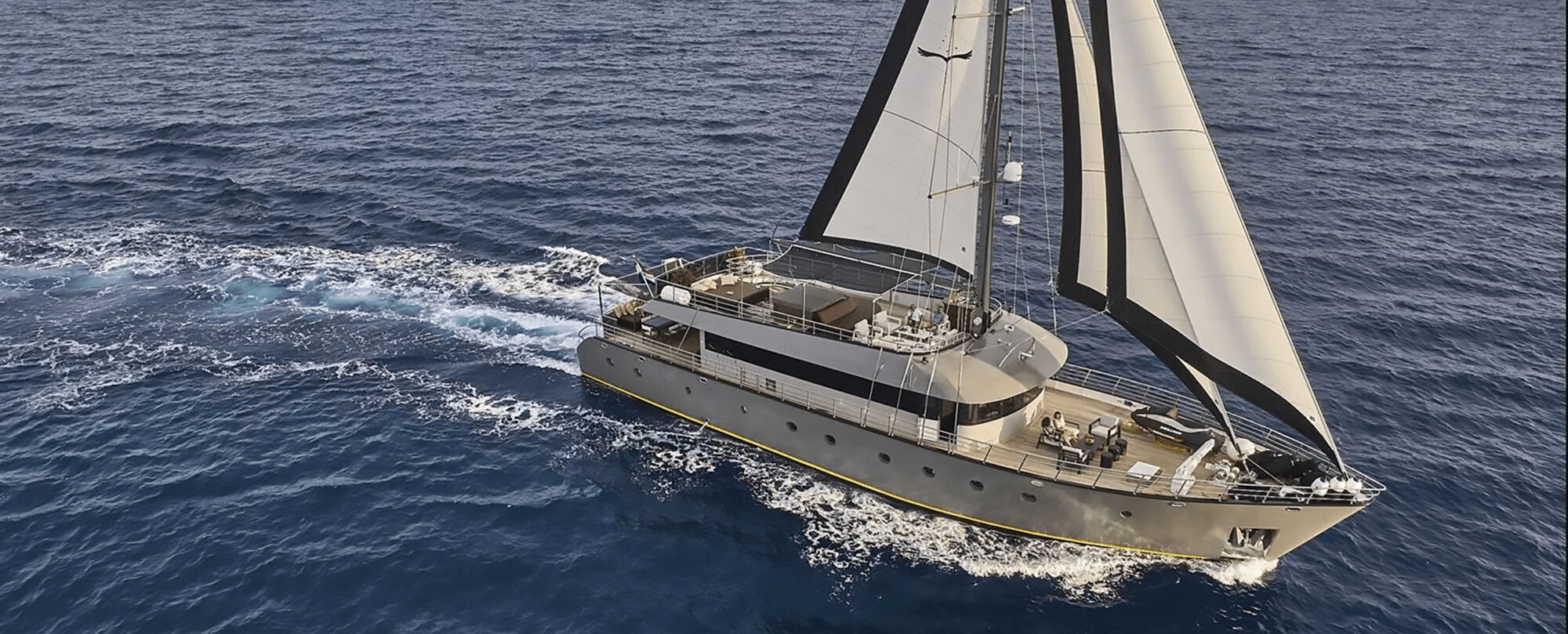 Rara Avis Yacht Charter