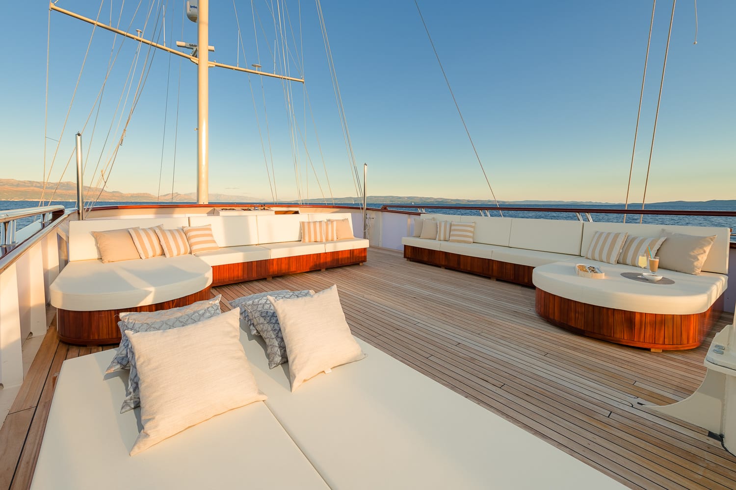 Son Mar Yacht Charter Exterior