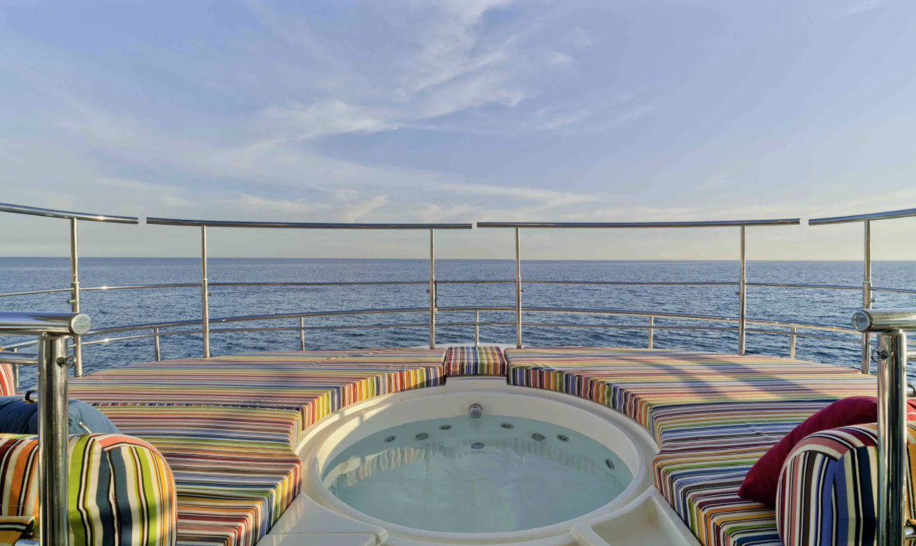 Noblesse Yachts