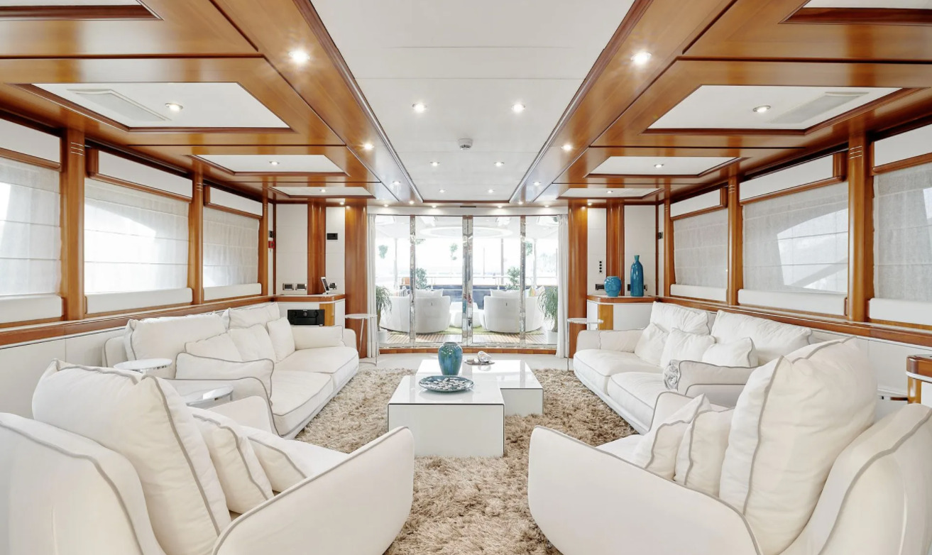Noblesse Yachts