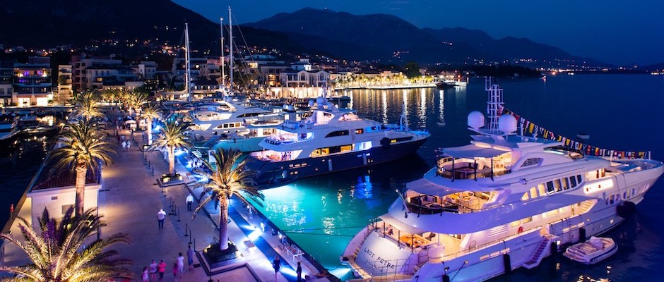 Luxury yacht marketing and promotion for charter and sale