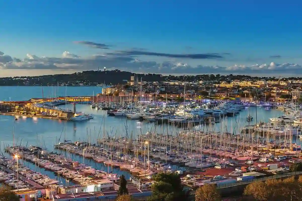 Voiles d'Antibes, Port Vauban