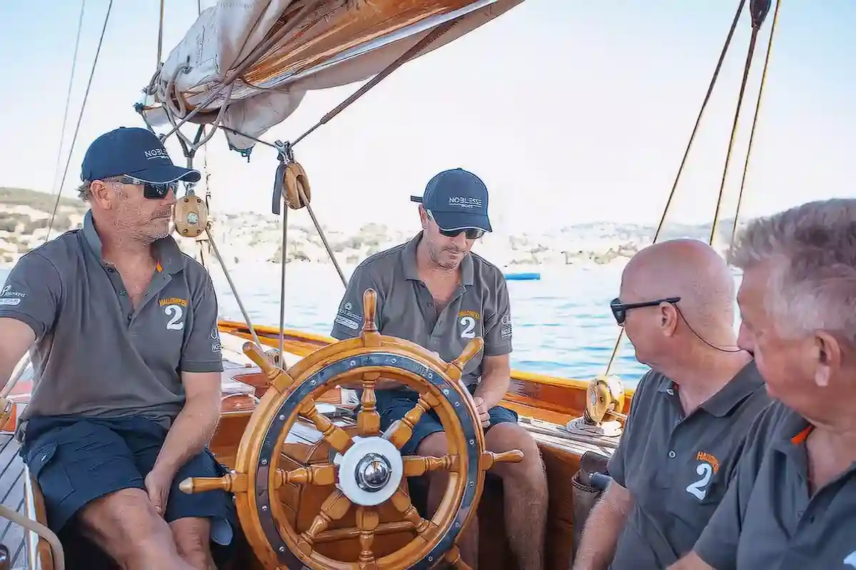 Noblesse Yachts, Hallowe'en, Oliva Cigars, Proficar, Profi-Tech