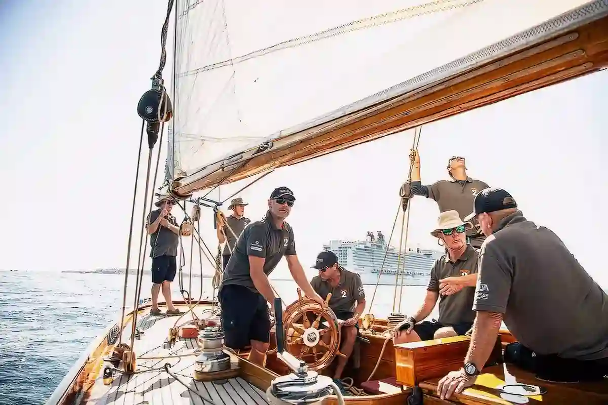 Noblesse Yachts, Hallowe'en, Oliva Cigars, Proficar, Profi-Tech