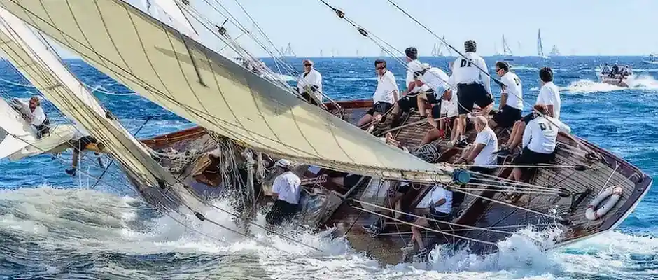 Noblesse Yachts