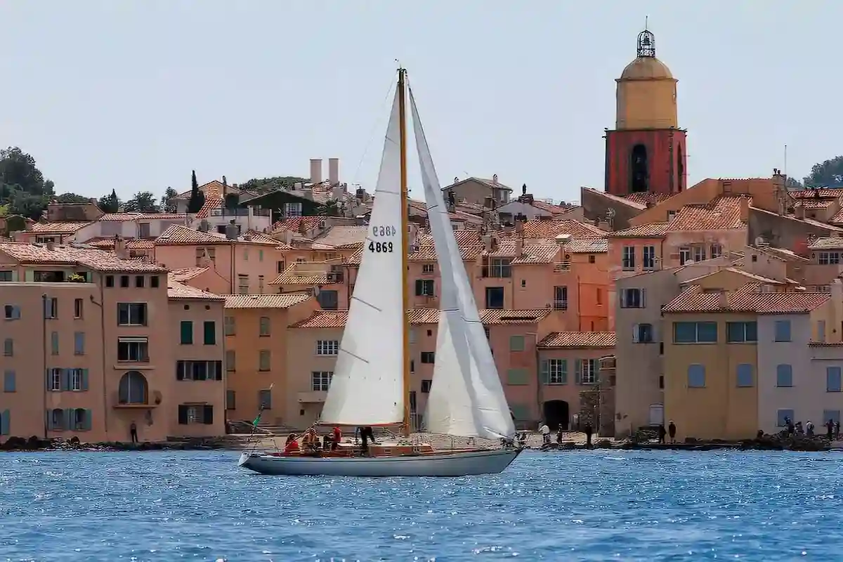 Noblesse Yachts