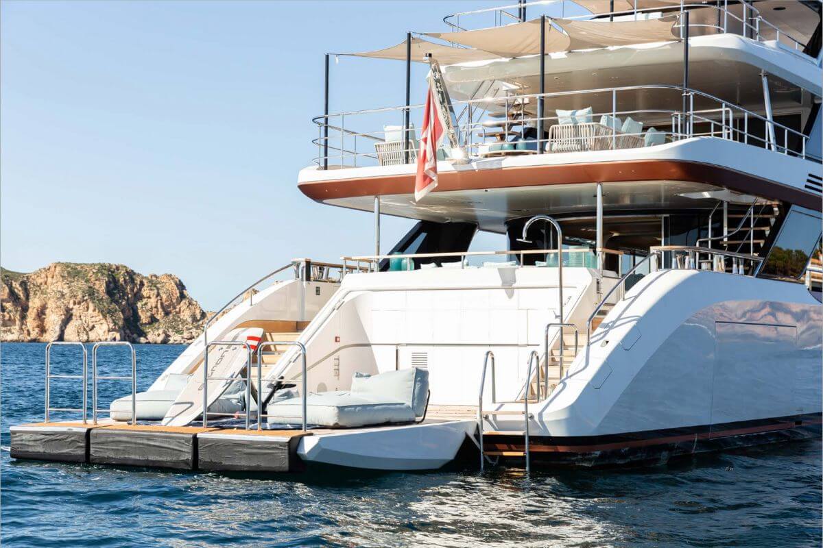 Yacht EH2