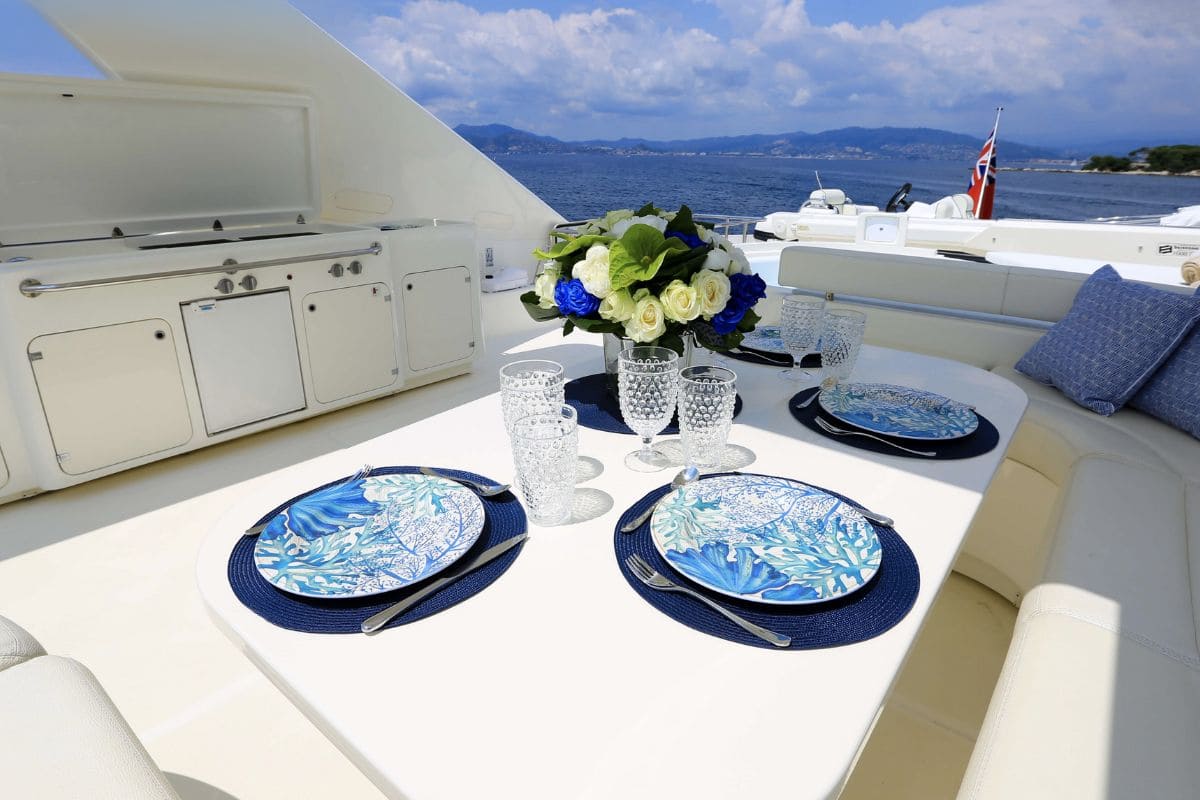 Yacht Onyx Charter Noblesse