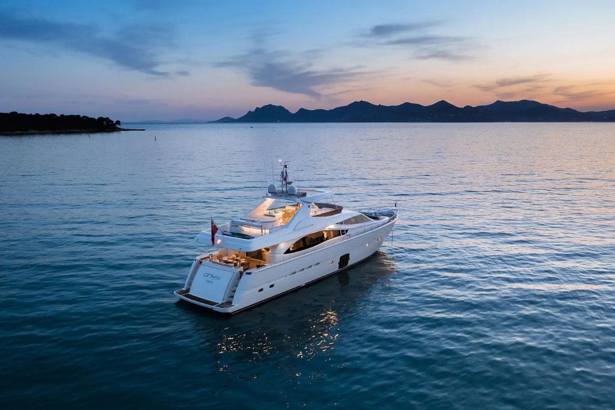 Yacht Onyx Charter Noblesse