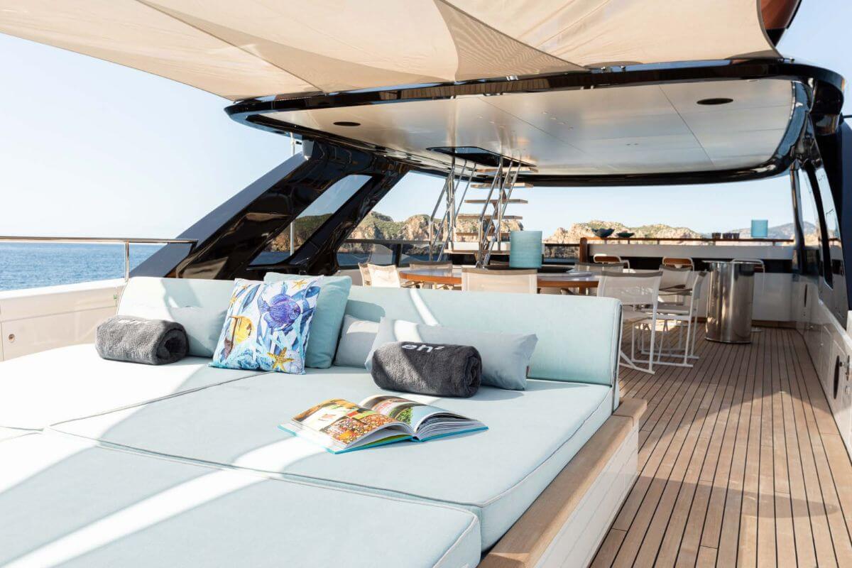 Yacht EH2