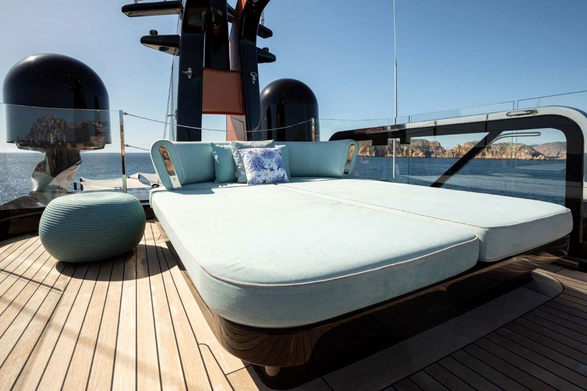 Yacht EH2