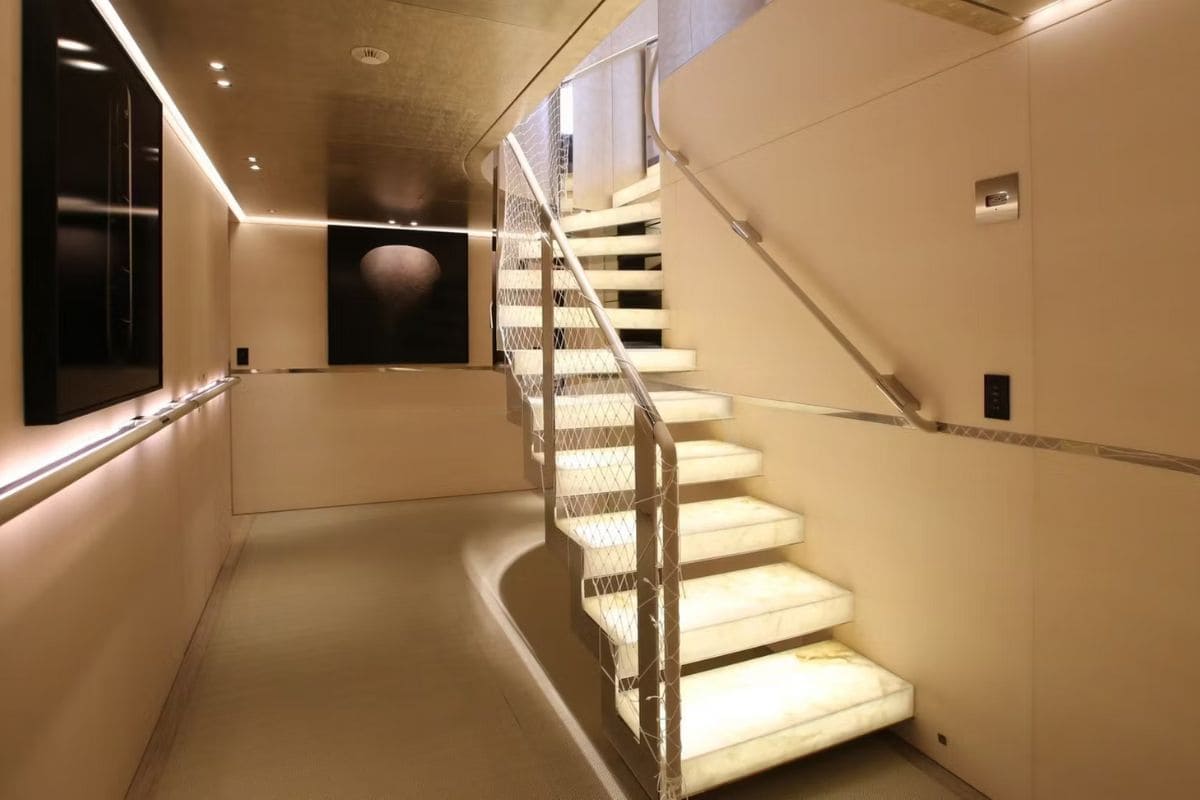 Yacht Aslec4 Charter