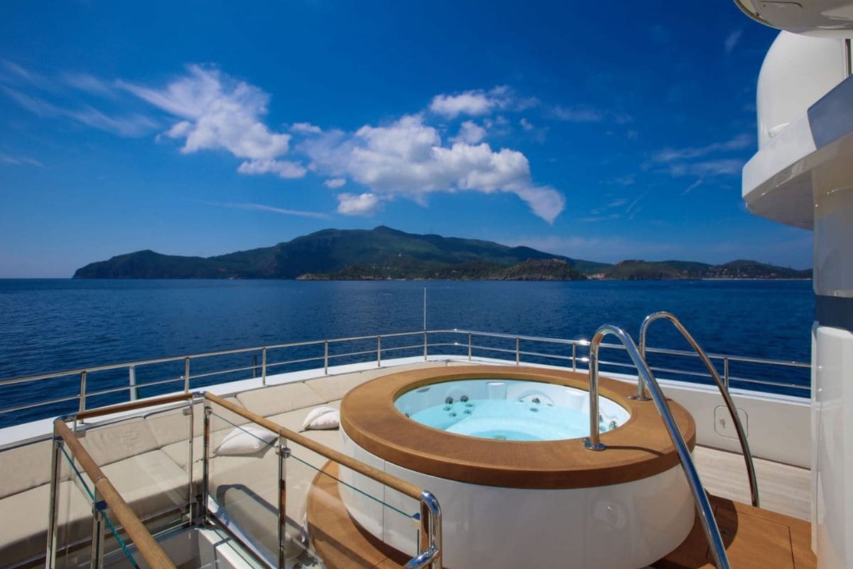 Yacht Aslec4 Charter
