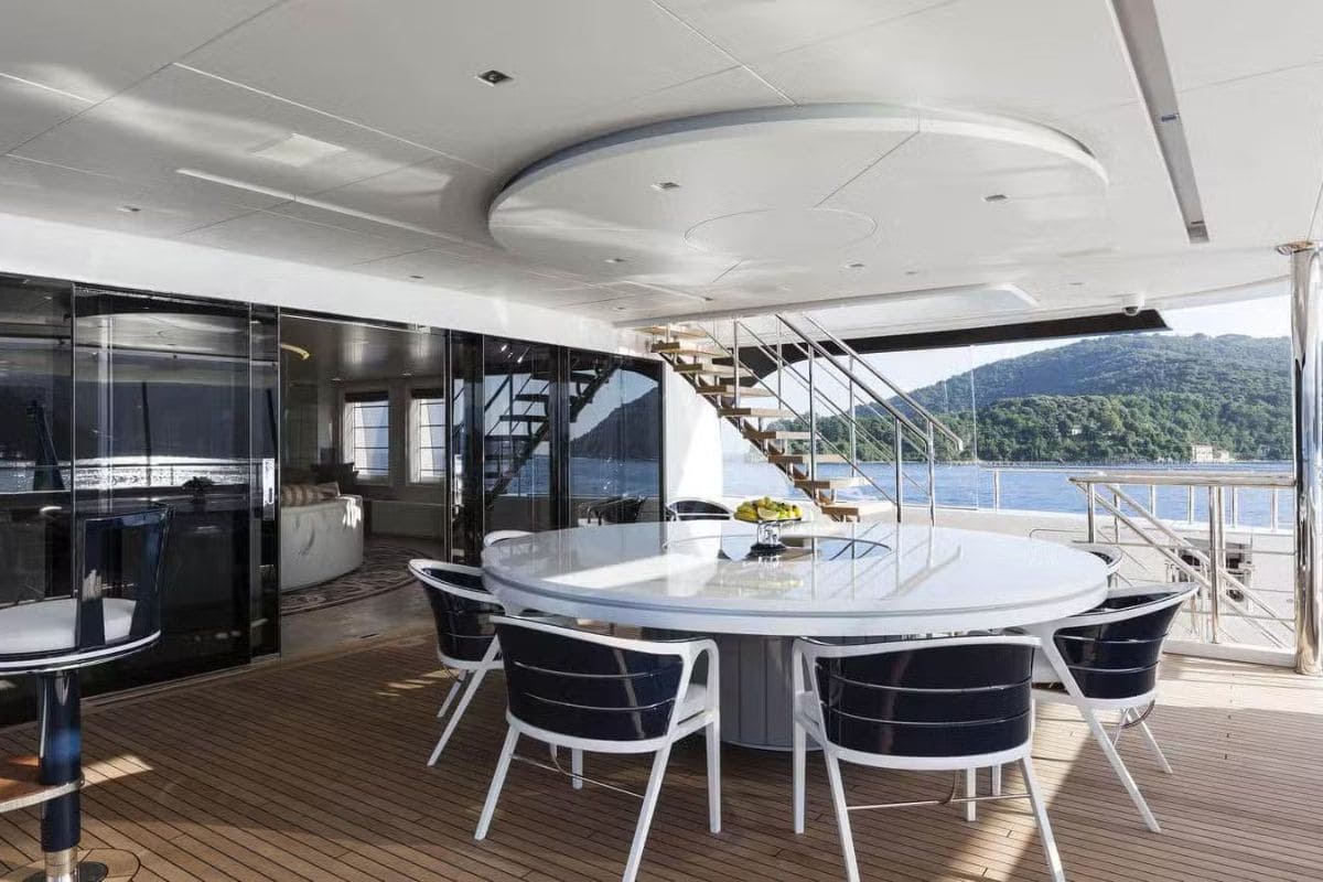 Yacht Quinta Essentia for Charter with Noblesse Yachts