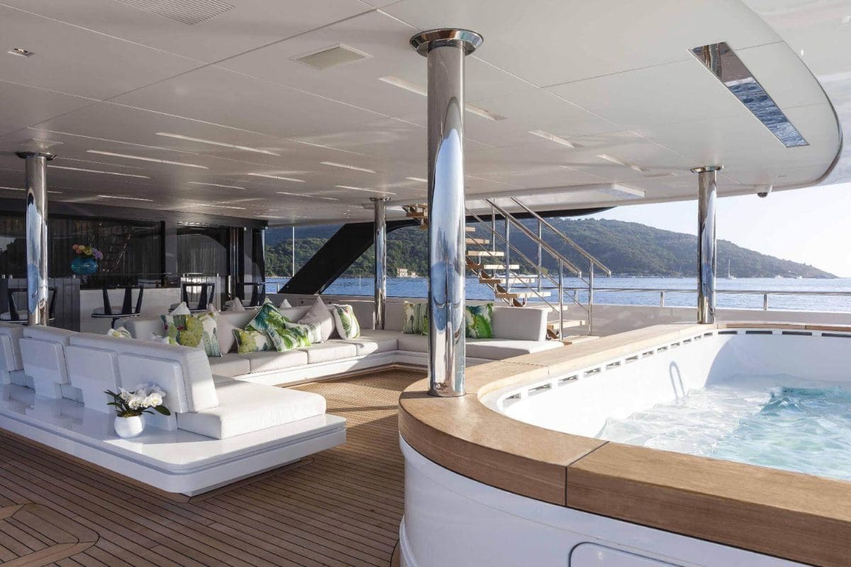 Yacht Quinta Essentia for Charter with Noblesse Yachts