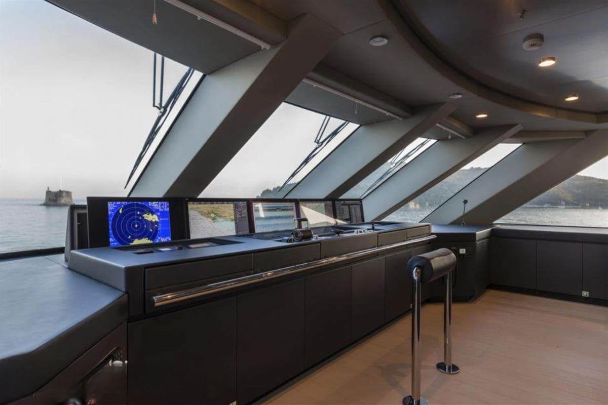 Yacht Quinta Essentia for Charter with Noblesse Yachts