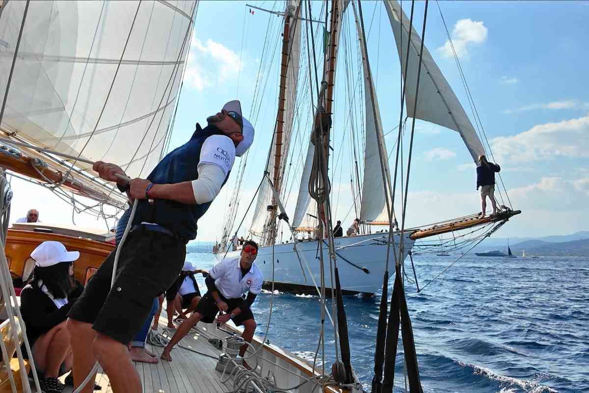 Noblesse Yachts